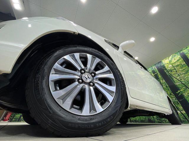 �y����15�C���`�A���~�z�C�[���z�O�ςɃ}�b�`���������A���~�z�C�[���𑕒����Ă���܂��B�e��ЊO�A���~�z�C�[����A�X�^�b�h���X�^�C�����戵�����Ă���܂��B���񂲑��k����������