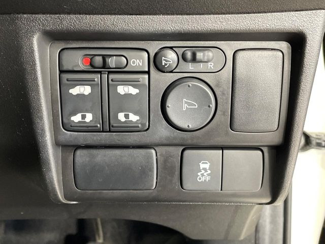 �y�����p���[�X���C�h�h�A�z�X�}�[�g�L�[��^�]�Ȃ̃X�C�b�`�Ō�ȗ����X���C�h�h�A�̊J���\���d��������͂����ăh�A���J����K�v�������A�����Ȃ��q�l�ł��ȒP�ɊJ���߂ł����K�ł���