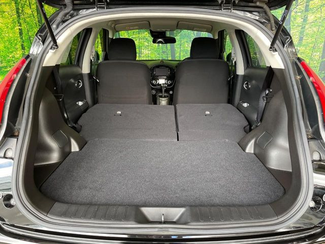 後席を格納すると、これだけの広さが!シーンに合わせたシートアレンジで、大きな荷物も積むことが出来ます♪