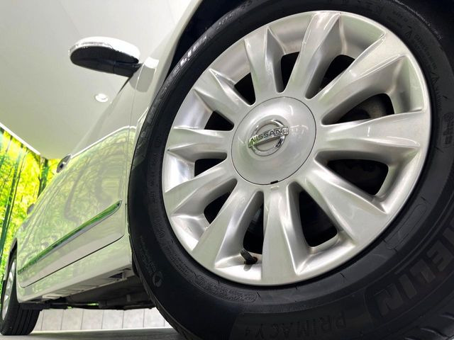 【純正16インチアルミホイール】外観にマッチした純正アルミホイールを装着しております。各種社外アルミホイールや、スタッドレスタイヤも取扱いしております。是非ご相談ください♪