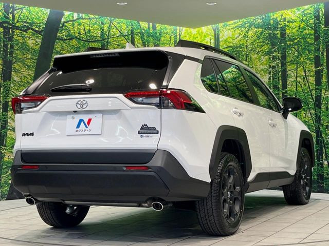 ��D�]�𒸂��Ă���܂��{�f�B�̒e�X�v���b�V���R�[�g���D�]��t���B�ʏ�̃K���X�R�[�g�ƈقȂ�A�ϋv�N��6�N�̖��@���K���X�R�[�e�B���O���A�{�f�B���L���C�ȏ�Ԃɕۂ��Ă���܂��B