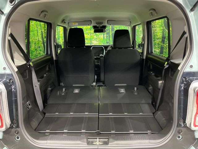 ���i�̂���������ʋ΁A���}���ɏ\���ȉ׎��X�y�[�X���m�ۂ��Ă���܂��B�Z�J���h�V�[�g��|���ƁA�傫�ȉו��̐ύڂ��\�ł���