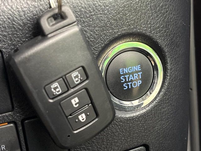 �y�X�}�[�g�L�[�z�J�o����|�P�b�g�ɓ��ꂽ�܂܂ł��h�A�̎{���E�������\�ȃX�}�[�g�L�[�𑕔��B�G���W���̃I���E�I�t�����J�M�����o���K�v����������Ƃ��Ă��֗��ł���