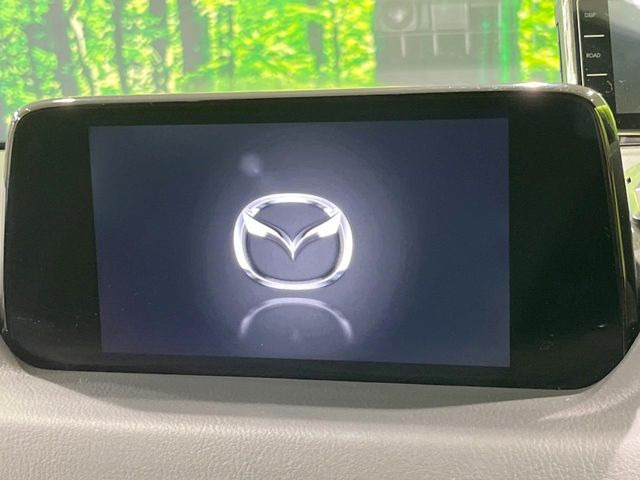 �y8�C���`�}�c�_�R�l�N�g�z�ԓ��̕��͋C�Ƀ}�b�`������^�̃f�B�X�v���C�B�X�}�z�ڑ��ł̃i�r�g�p��Bluetooth�Đ����A�l�X�ȋ@�\���y���߂܂��B�����I�ȃ_�C�������삪�\�ŁA�g��������ǍD�ł��B