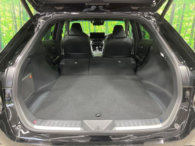 後席を格納すると、これだけの広さが!シーンに合わせたシートアレンジで、大きな荷物も積むことが出来ます♪