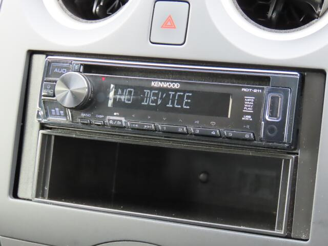 �ЊO��CD�E���W�I�v���[���[�𑕔����Ă܂��B�i�r�e����I�v�V�����ł��p�ӂ��Ă܂��̂ŁA����]������܂����炨�⍇��������!