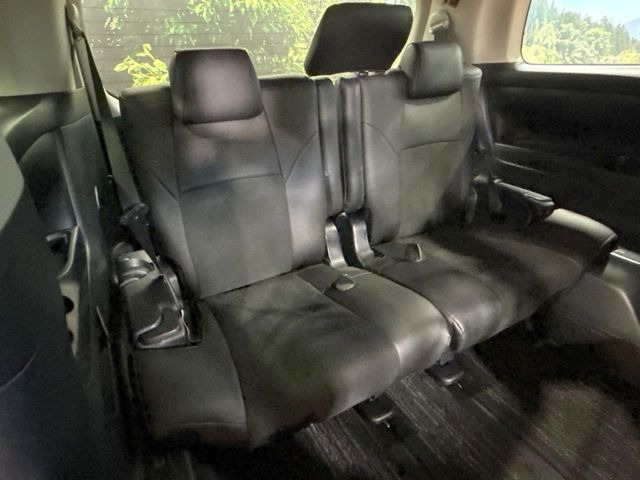 3列目シートはもちろん状態良好☆大人でもゆったりと座って頂けますので、大人数でのお出かけもラクラクです♪ご家族で、気の知れた仲間で、ドライブに行くのが楽しみですね♪