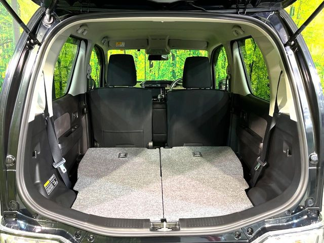 ���i�̂���������ʋ΁A���}���ɏ\���ȉ׎��X�y�[�X���m�ۂ��Ă���܂��B�Z�J���h�V�[�g��|���ƁA�傫�ȉו��̐ύڂ��\�ł���