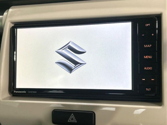 �y�����i�r�z�l�C�̏����i�r�𑕔����Ă���܂��B�i�r�̎g���₷���͂������A�I�[�f�B�I�@�\���[��!�L�����v�◷�s�͂������A�ʋ΂┃�����ȂǕ��i�̃h���C�u���y�����Ȃ�͂���