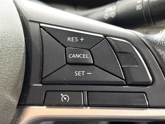 �y�N���[�Y�R���g���[���z�������H�����N���N���s�B�A�N�Z���𗣂��Ă���葬�x�ő��s���ł��A�������^�]���̕��S���y��!�����E�������ȒP�ȃX�C�b�`����Œ����ł��܂��B