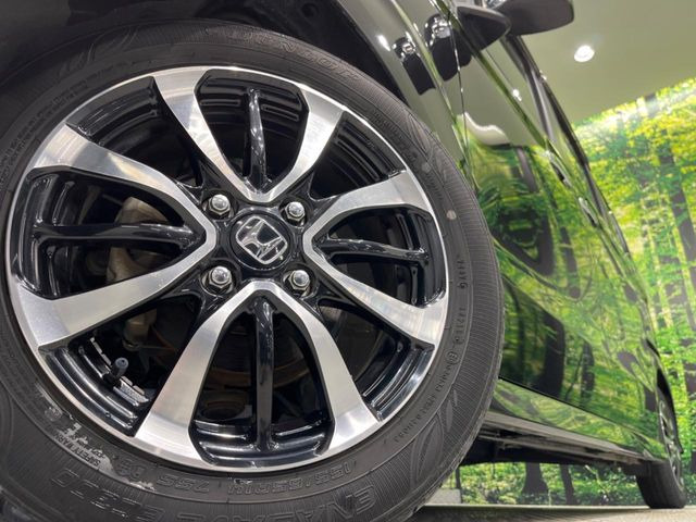 �y����14�C���`�A���~�z�C�[���z�O�ςɃ}�b�`���������A���~�z�C�[���𑕒����Ă���܂��B�e��ЊO�A���~�z�C�[����A�X�^�b�h���X�^�C�����戵�����Ă���܂��B���񂲑��k����������