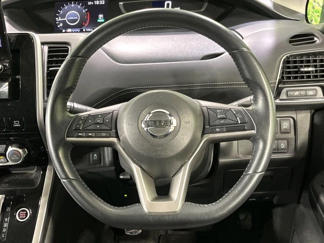 �y�����v�����X�e�A�����O�z�㎿�Ȋv���g�p���邱�ƂŁA��ɂ����������݂ƂĂ��^�]���₷���n���h���ł���