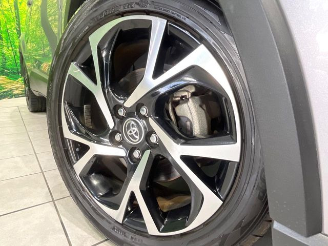 �y����18�C���`�A���~�z�C�[���z�O�ςɃ}�b�`���������A���~�z�C�[���𑕒����Ă���܂��B�e��ЊO�A���~�z�C�[����A�X�^�b�h���X�^�C�����戵�����Ă���܂��B���񂲑��k����������