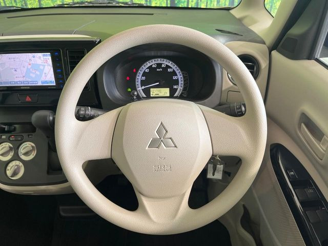 ステアリングも使用感が少なく、きれいな状態となっております♪