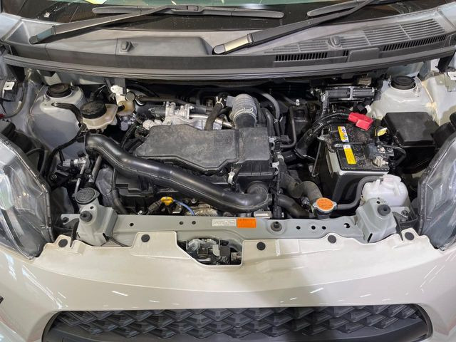 親切・丁寧な専門メカニックスタッフが応対!・車検・点検整備・事故等の修理などアフターサービスも安心。お車のカスタマイズもネクステージのサービススタッフまでご相談ください!