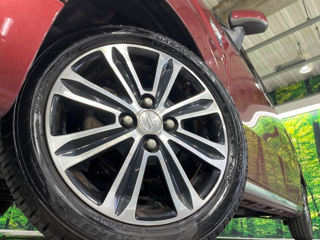 【純正15インチアルミホイール】外観にマッチした純正アルミホイールを装着しております。各種社外アルミホイールや、スタッドレスタイヤも取扱いしております。是非ご相談ください♪