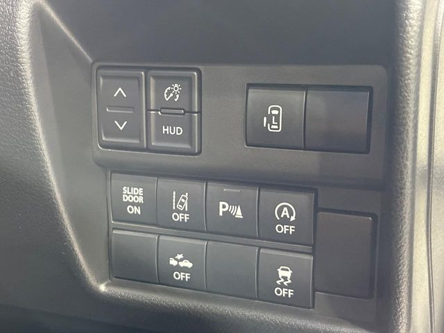 【パワースライドドア】スマートキーや運転席のスイッチでスライドドアの開閉が可能♪電動だから力を入れてドアを開ける必要が無く、小さいお子様でも、重い荷物を持っている時もラクに開け閉めできます♪