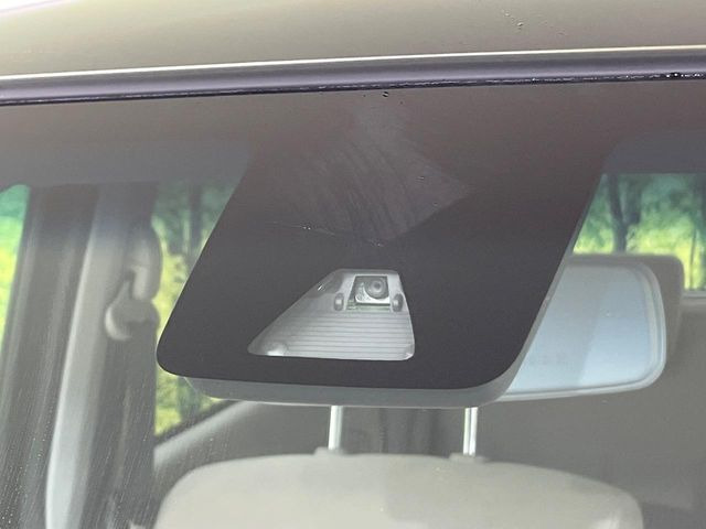 �y�X�}�[�g�A�V�X�g�z���s���ɑO���̎ԗ�����F�����A�Փ˂������Ȏ��͌x��ƃu���[�L�ŏՓˉ���Ɣ�Q�y�����A�V�X�g�B�����S�Ƀh���C�u�����y���݂��������܂��B