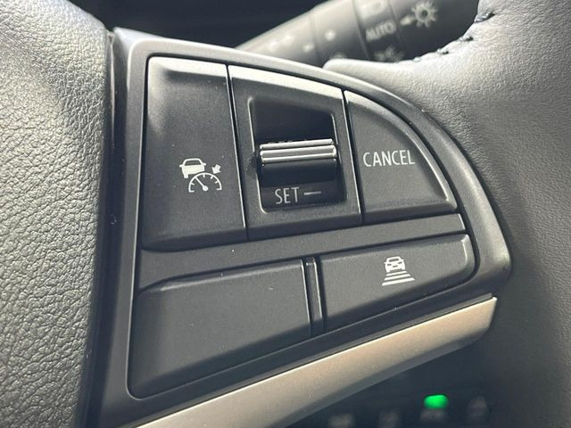 【アダプティブクルーズコントロール】高速道路での長距離走行が楽に!!自動で速度を保つクルーズコントロールが、衝突軽減システムと連携し、前方の車両を感知して車間を保つように速度調節してくれます!!