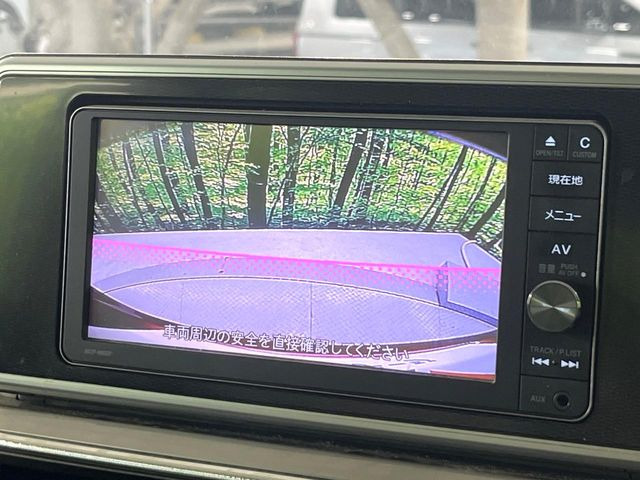 【バックカメラ】駐車時に後方がリアルタイム映像で確認できます。大型商業施設や立体駐車場での駐車時や、夜間のバック時に大活躍!運転スキルに関わらず、今や必須となった装備のひとつです!