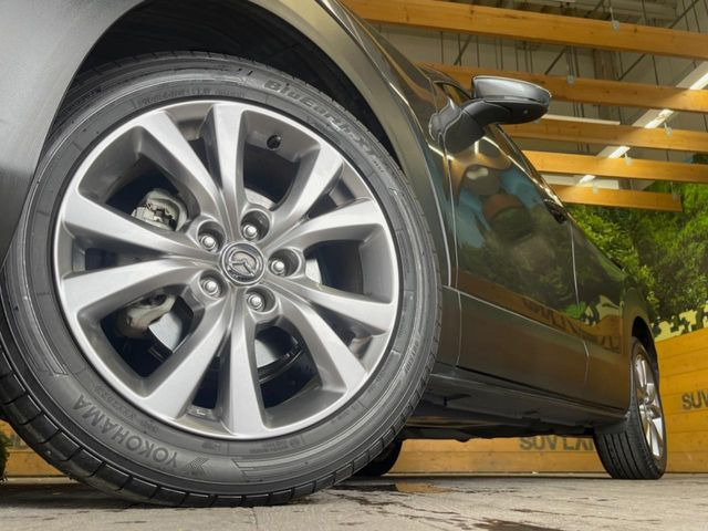 �y����18�C���`�A���~�z�C�[���z�O�ςɃ}�b�`���������A���~�z�C�[���𑕒����Ă���܂��B�e��ЊO�A���~�z�C�[����A�X�^�b�h���X�^�C�����戵�����Ă���܂��B���񂲑��k����������