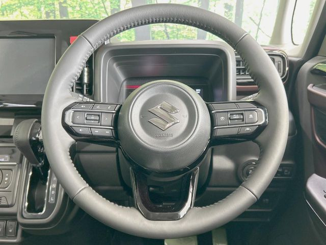 �y�����v�����X�e�A�����O�z�㎿�Ȋv���g�p���邱�ƂŁA��ɂ����������݂ƂĂ��^�]���₷���n���h���ł���