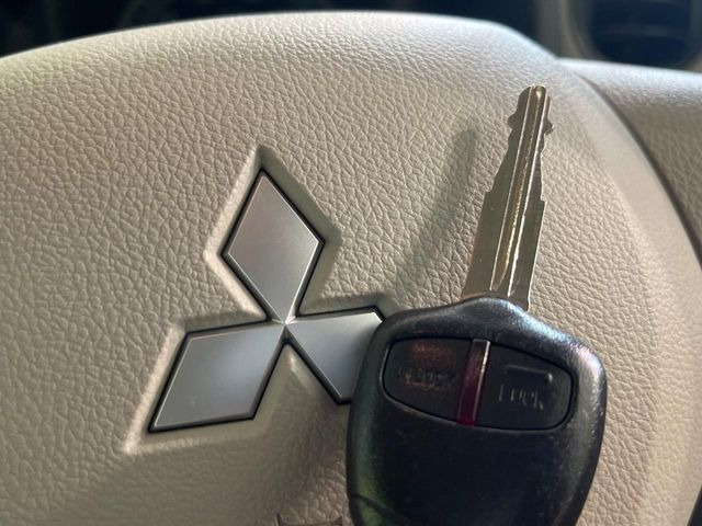 便利なキーレス♪ボタン操作で簡単にドアの解錠、施錠が可能です!