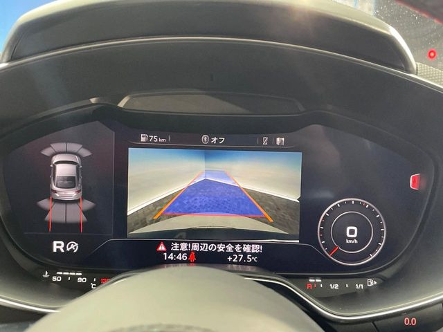 ●ガイドライン付きバックカメラ:不安な駐車もこれで安心!ガイドライン付きなので狭い箇所での駐車もラクラクです!