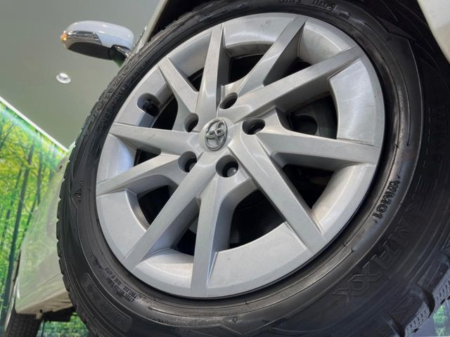 【純正アルミホイール】外観にマッチした純正アルミホイールを装着しております。各種社外アルミホイールや、スタッドレスタイヤも取扱いしております。是非ご相談ください♪