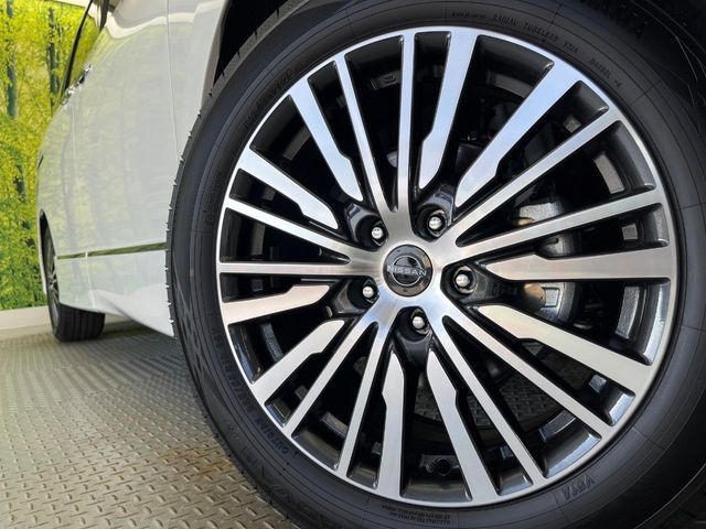 �y����18�C���`�A���~�z�C�[���z�O�ςɃ}�b�`���������A���~�z�C�[���𑕒����Ă���܂��B�e��ЊO�A���~�z�C�[����A�X�^�b�h���X�^�C�����戵�����Ă���܂��B���񂲑��k����������