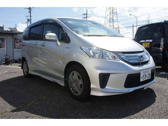 フリードハイブリッド1.5 ジャストセレクション