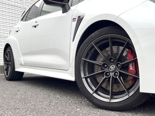 �y�����A���~�z�C�[���z�O�ςɃ}�b�`���������A���~�z�C�[���𑕒����Ă���܂��B�e��ЊO�A���~�z�C�[����A�X�^�b�h���X�^�C�����戵�����Ă���܂��B���񂲑��k����������