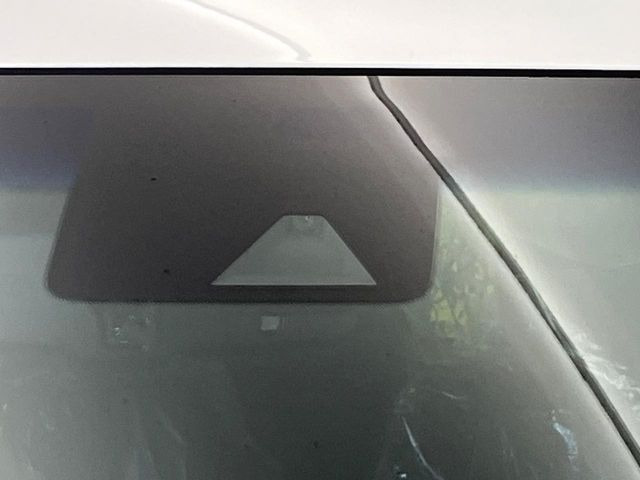 �y�C���e���W�F���g�G�}�[�W�F���V�[�u���[�L�z�t�����g�J�����őO���̎ԗ�����s�҂����m�B�Փ˂������Ȏ��͏Փ˔�Q�y���u���[�L���쓮�A�Փˉ�����T�|�[�g�B�����S�Ƀh���C�u�����y���݂��������܂��B