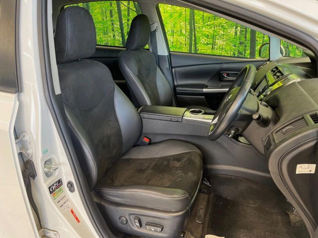 運転席シート廻りは使用感も少なく、良好な状態となっています。丁寧に使われていたことがよくわかりますね。