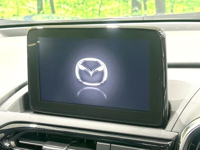 【純正ナビ】人気の純正ナビを装備しております。ナビの使いやすさはもちろん、オーディオ機能も充実!キャンプや旅行はもちろん、通勤や買い物など普段のドライブも楽しくなるはず♪