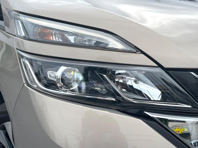 �yLED�w�b�h���C�g�z���V����ԑ��s�����ǍD�Ȏ��E���m�ۂ����S���ĉ^�]�ł��鍂�P�xLED�w�b�h���C�g�𑕔�!�_�����x�������A����d�͂��}�����Ă��܂��B