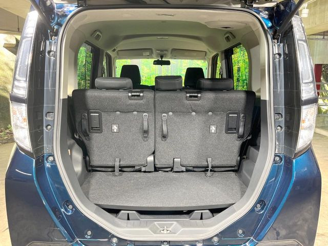 ���i�̂���������ʋ΁A���}���ɏ\���ȉ׎��X�y�[�X���m�ۂ��Ă���܂��B�Z�J���h�V�[�g��|���ƁA�傫�ȉו��̐ύڂ��\�ł���