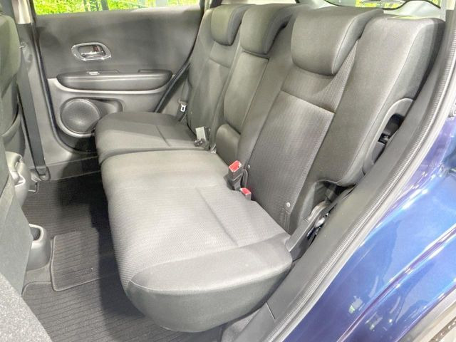 後部座席も気になるようなキズ・汚れやへたり等、大きなダメージはなく、良好な状態です。