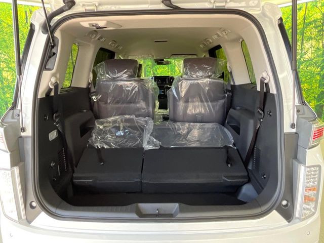 ���i�̂���������ʋ΁A���}���ɏ\���ȉ׎��X�y�[�X���m�ۂ��Ă���܂��B3��ڂ�|���ƁA�傫�ȉו��̐ύڂ��\�ł���