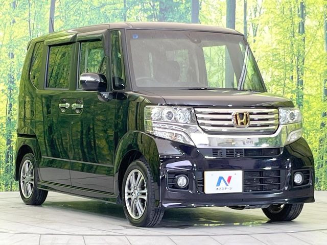 大好評のボディコーティング「弾スプラッシュコート」もご納車までに施工可能。通常のガラスコートと異なる、耐久年数6年の無機質ガラスコーティングが、ボディをキレイな状態に保ってくれます。