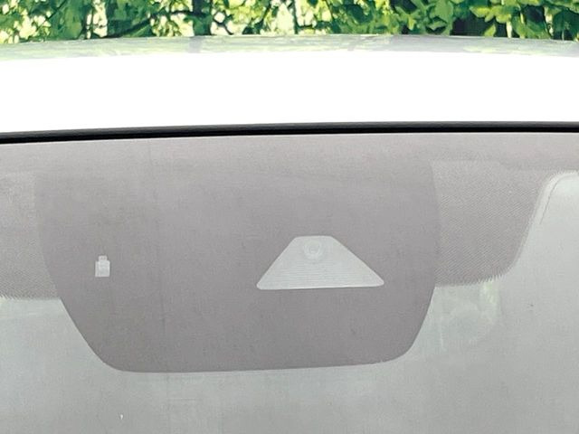 �y�X�}�[�g�u���[�L�T�|�[�g�z���s���ɑO���̎ԗ�����F�����A�Փ˂������Ȏ��͌x��ƃu���[�L�ŏՓˉ���Ɣ�Q�y�����A�V�X�g�B�����S�Ƀh���C�u�����y���݂��������܂��B