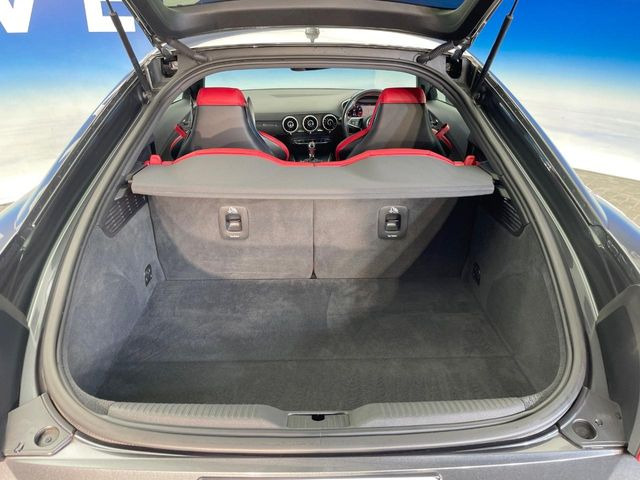 ●トランクルーム:趣味が広がる収容スペース!これだけの広さがあればお買い物やレジャーなどにも最適です!使用感も少なくきれいな状態を維持しております。