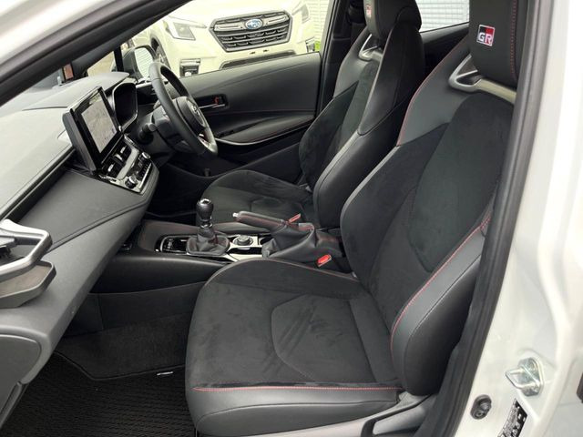 �y�n�[�t���U�[�V�[�g�z�������ƍ���S�n�𗼗������l�C�̃V�[�g���w�ʁE���ʂ̃t�@�u���b�N�f�ނ́A�ʋC���̗ǂ��⊊��ɂ����ɗD��Ă��܂��B�C���╞���ɍ��E���ꂸ���K�ɂ���肢�������܂��B