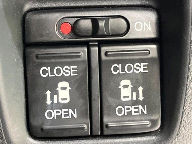 �y�����p���[�X���C�h�h�A�z�X�}�[�g�L�[��^�]�Ȃ̃X�C�b�`�Ō�ȗ����X���C�h�h�A�̊J���\���d��������͂����ăh�A���J����K�v�������A�����Ȃ��q�l�ł��ȒP�ɊJ���߂ł����K�ł���