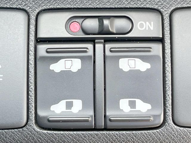 �y�����p���[�X���C�h�h�A�z�X�}�[�g�L�[��^�]�Ȃ̃X�C�b�`�Ō�ȗ����X���C�h�h�A�̊J���\���d��������͂����ăh�A���J����K�v�������A�����Ȃ��q�l�ł��ȒP�ɊJ���߂ł����K�ł���