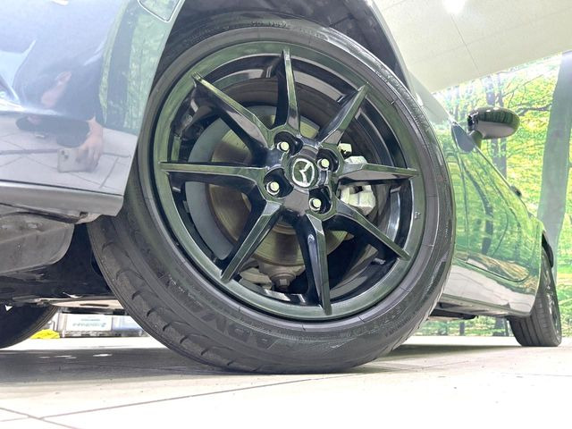 【純正16インチアルミホイール】外観にマッチした純正アルミホイールを装着しております。各種社外アルミホイールや、スタッドレスタイヤも取扱いしております。是非ご相談ください♪