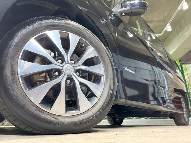 �y����16�C���`�A���~�z�C�[���z�O�ςɃ}�b�`���������A���~�z�C�[���𑕒����Ă���܂��B�e��ЊO�A���~�z�C�[����A�X�^�b�h���X�^�C�����戵�����Ă���܂��B���񂲑��k����������