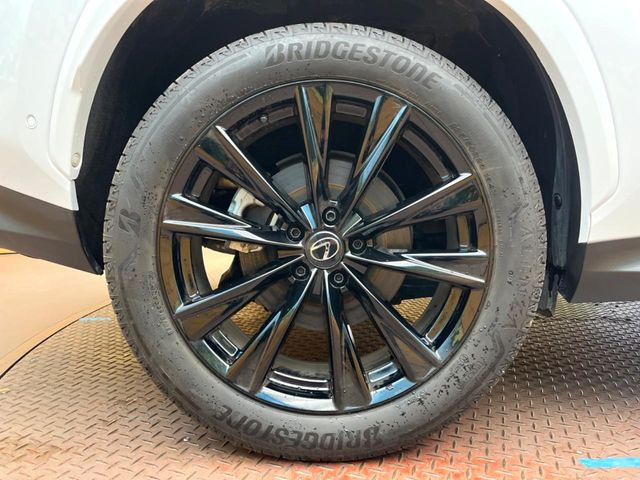 �y�O���[�h��p����20�C���`�A���~�z�C�[���z�f�U�C�����̍��������A���~�z�C�[���𑕒����Ă���܂��B�e��ЊO�A���~�z�C�[����A�X�^�b�h���X�^�C�����戵�����Ă���܂��B���񂲑��k����������