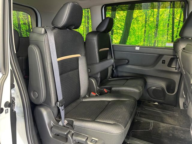 日産 セレナ 1.4 e-4ORCE ハイウェイスターV 4WD 441.0万円 令和