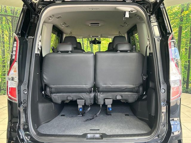 ���i�̂���������ʋ΁A���}���ɏ\���ȉ׎��X�y�[�X���m�ۂ��Ă���܂��B�Z�J���h�V�[�g��|���ƁA�傫�ȉו��̐ύڂ��\�ł���